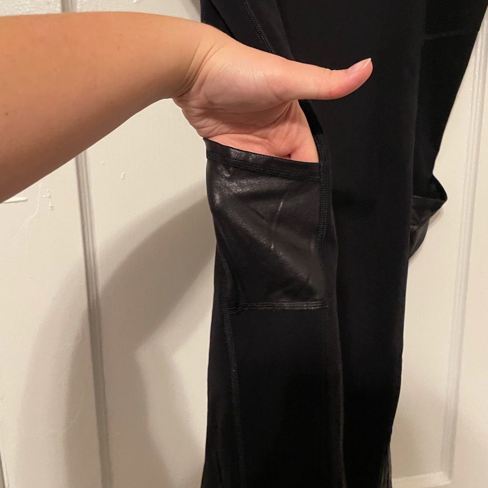 Spanx Sara Blakey Every.Wear Gloss Pocket Leggings View 3